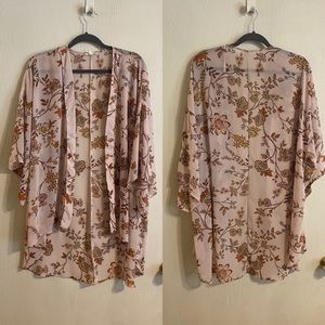 Women’s Floral kimono. L/XL